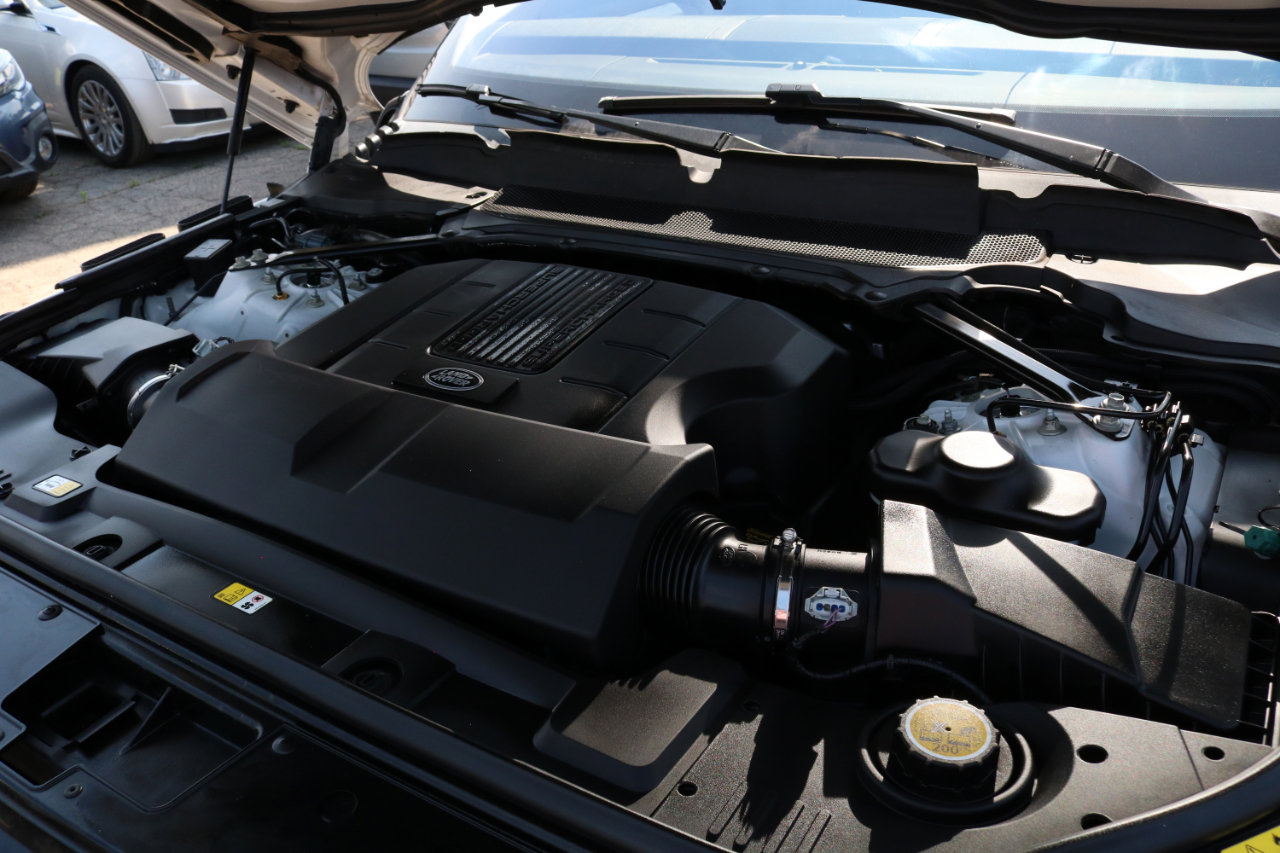 Used 2017 Land Rover Range Rover Supercharged image 65