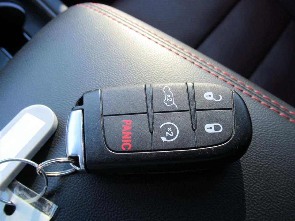 Certified 2025 Dodge Durango GT image 30