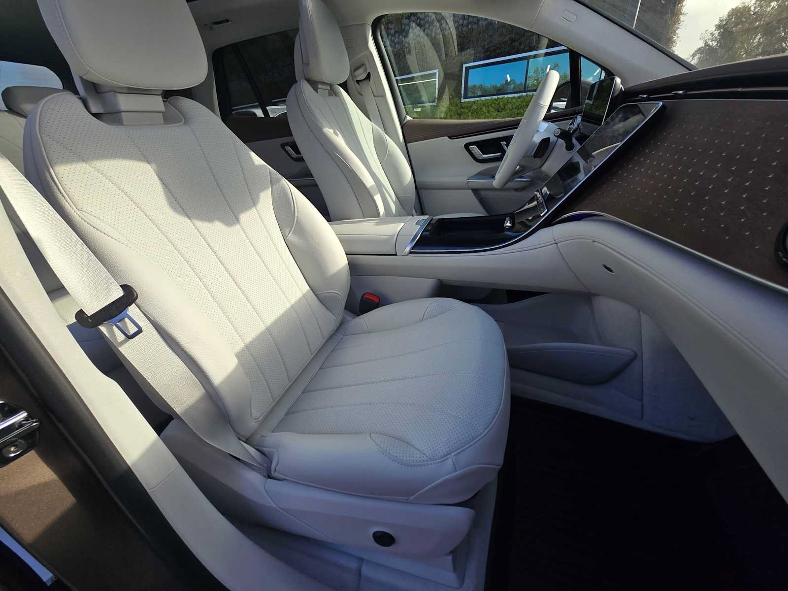 New 2027 Mercedes-Benz EQE 320 4MATIC SUV image 10