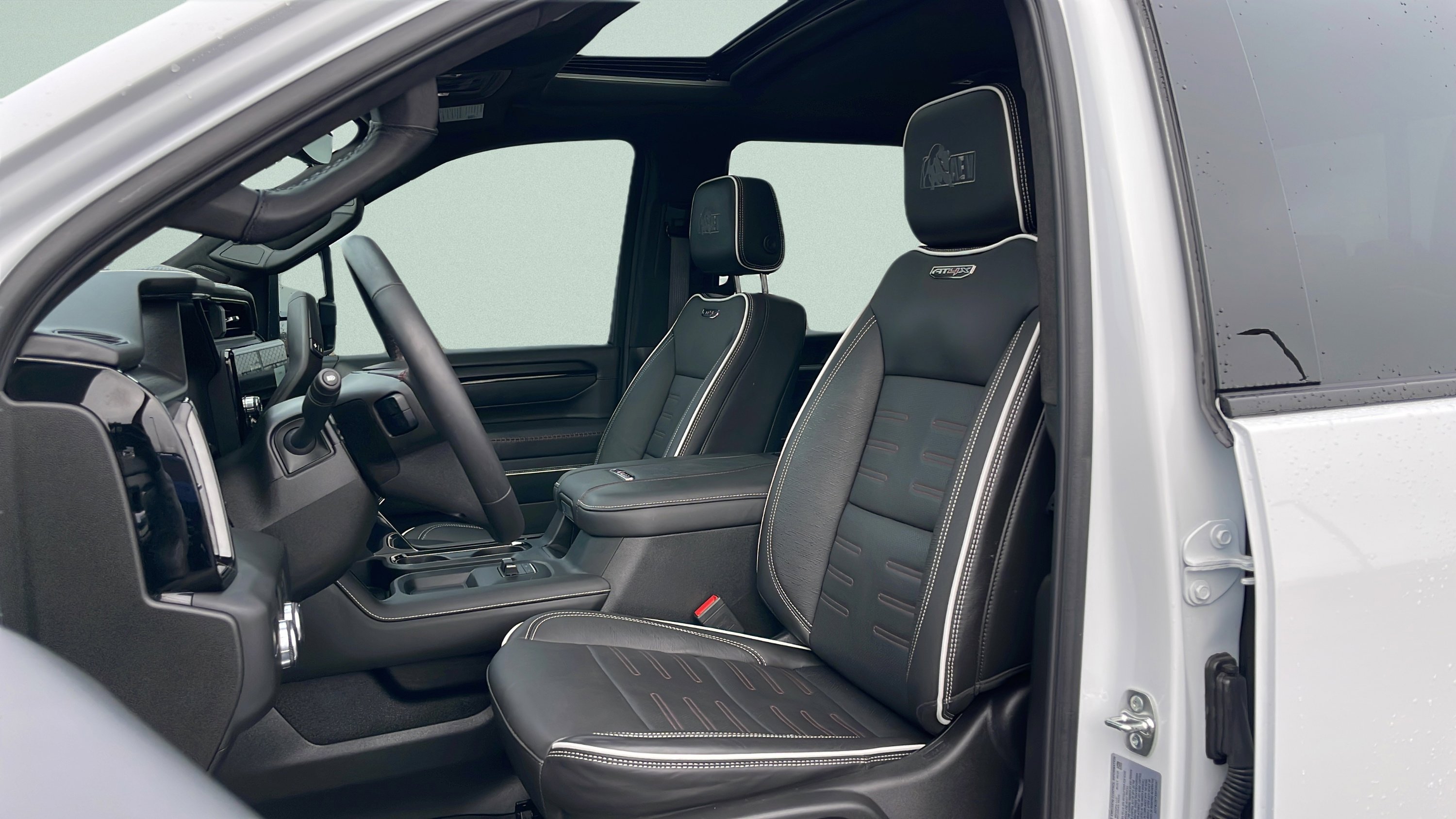 Used 2025 GMC Sierra 2500 AT4X w/ AT4X AEV Edition image 22