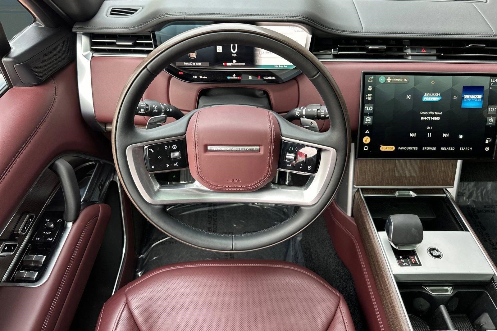 Used 2025 Land Rover Range Rover Long Wheelbase Autobiography image 15