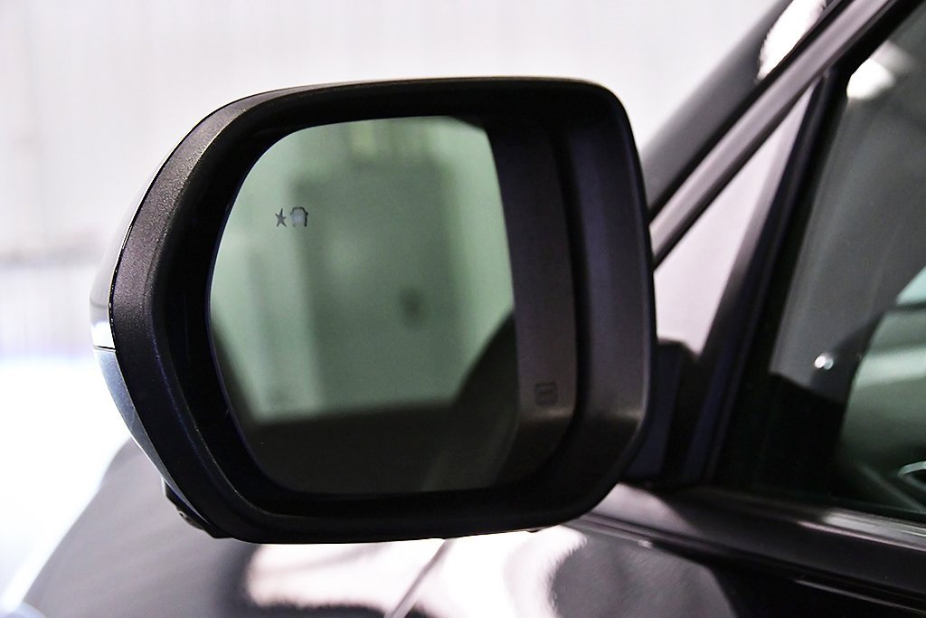 Used 2025 Chevrolet Equinox LT w/ Safety and Technology Package image 12