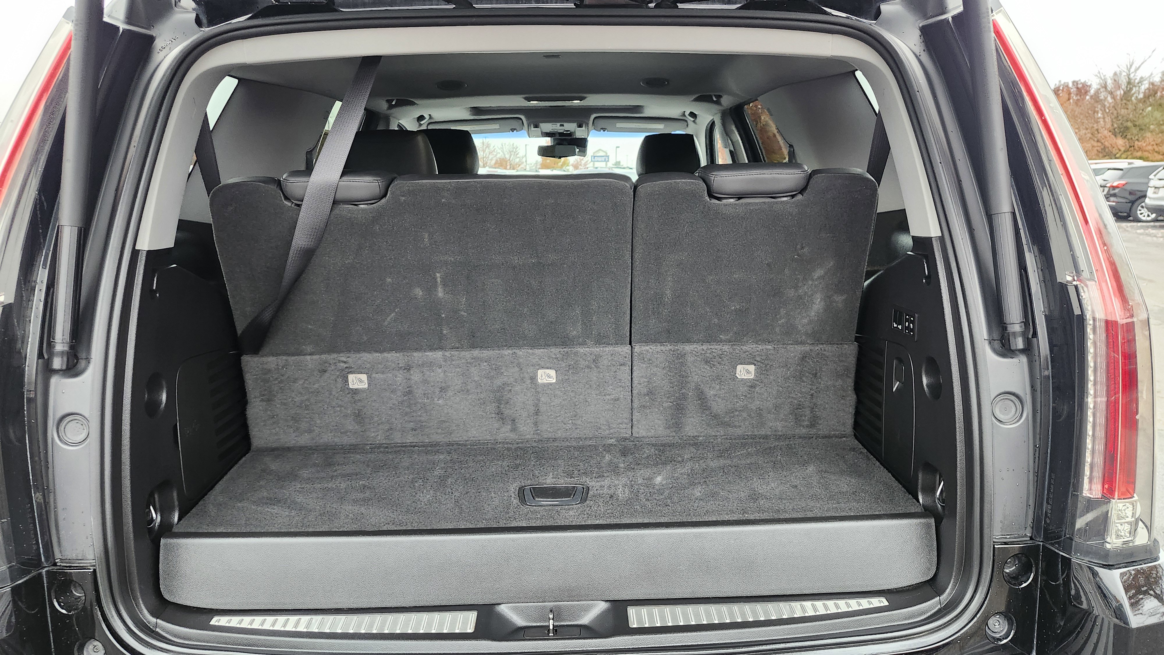 Used 2018 Cadillac Escalade Luxury image 17