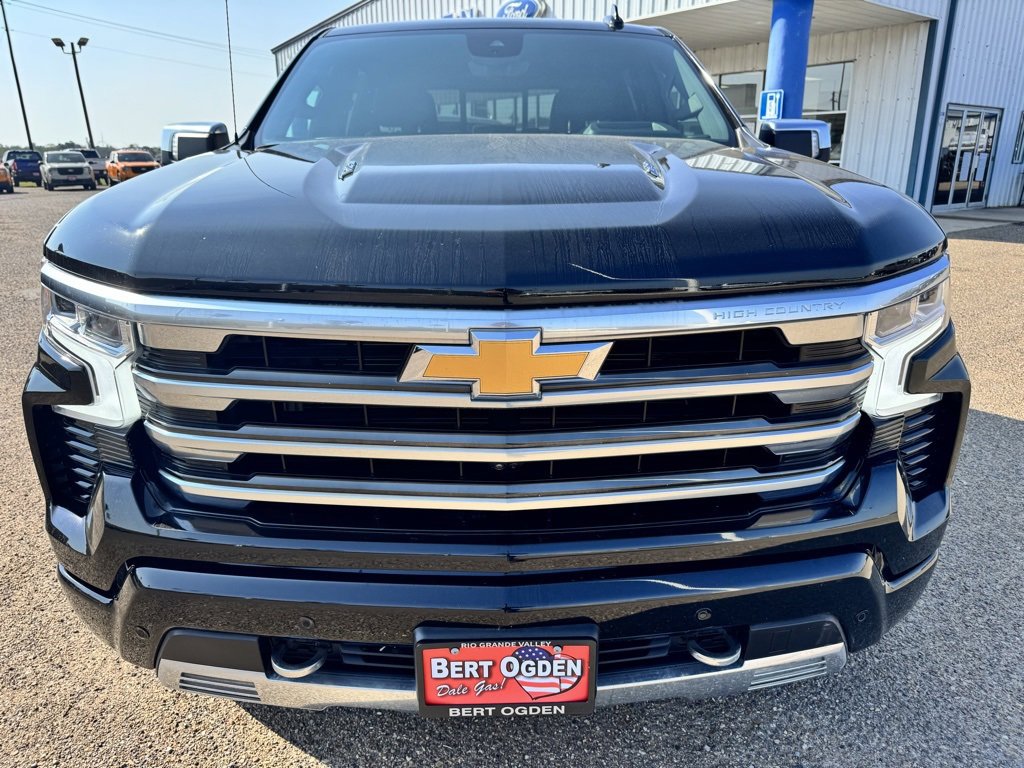 Used 2024 Chevrolet Silverado 1500 High Country w/ Technology Package image 2