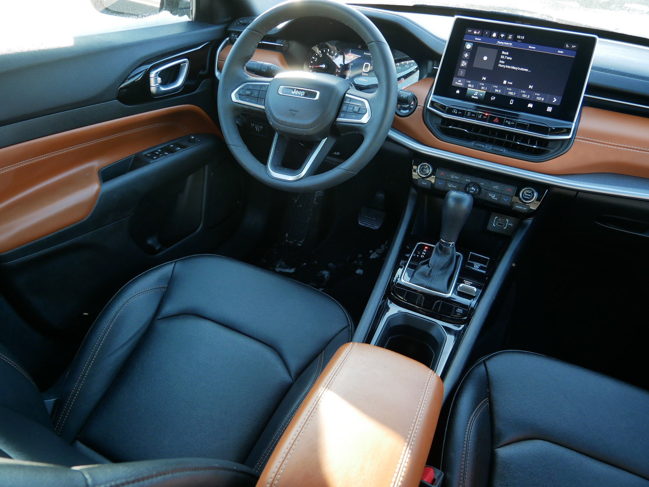 Used 2024 Jeep Compass Limited image 9