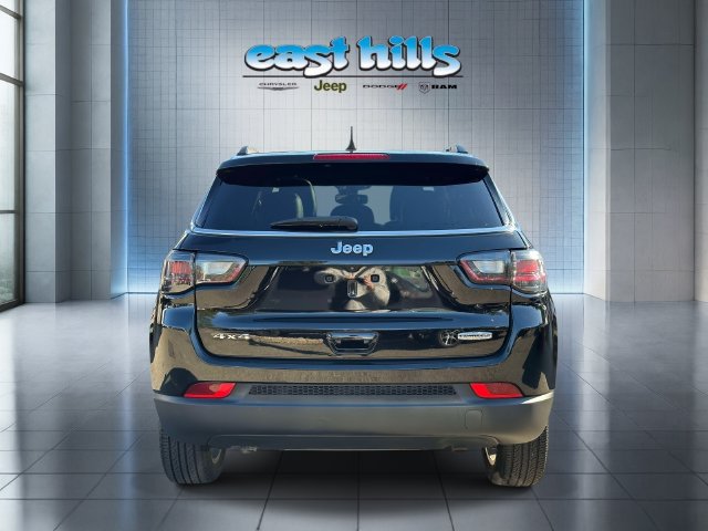 Used 2023 Jeep Compass Latitude w/ Sun and Sound Group AWD/4WD image 4