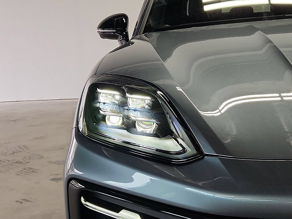 New 2026 Porsche Cayenne AWD/4WD image 9