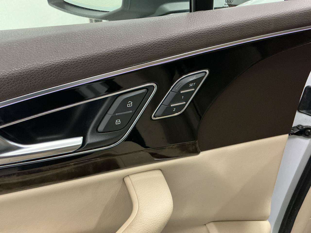 Used 2017 Audi Q7 3.0T Prestige AWD/4WD image 21