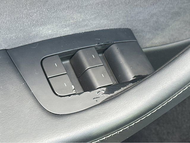 Used 2023 Tesla Model Y Long Range image 39