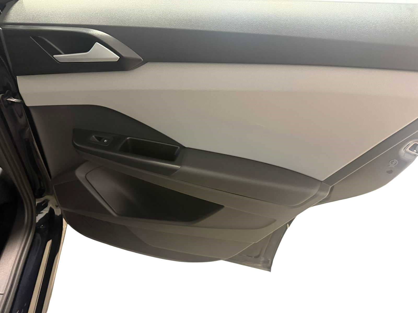 Certified 2023 Volkswagen Taos S FWD image 21
