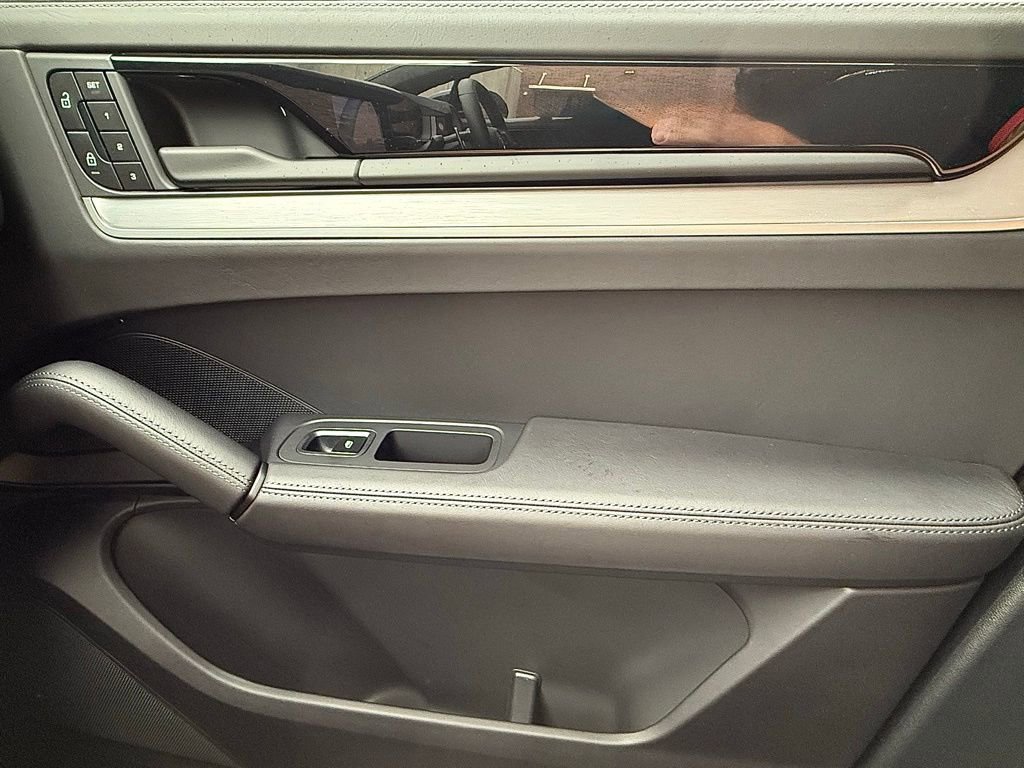 New 2024 Porsche Cayenne Turbo image 20