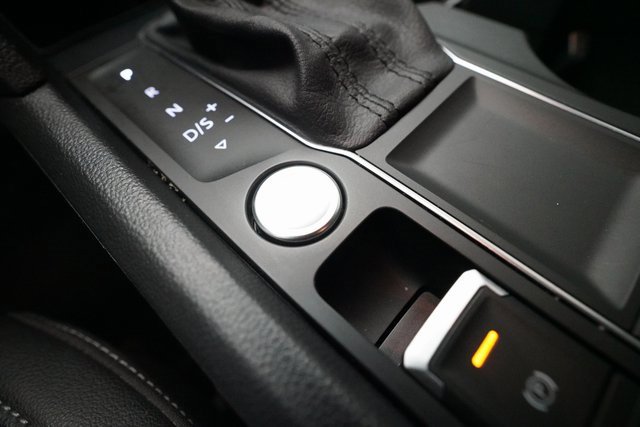 Used 2019 Volkswagen Atlas SE image 32