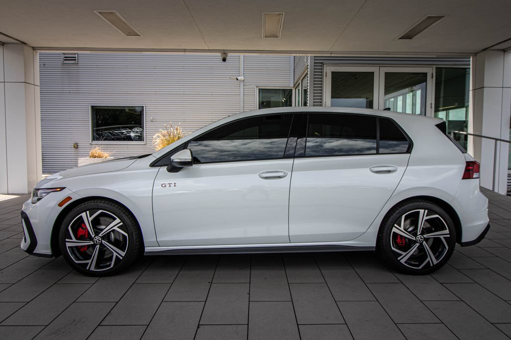 Used 2025 Volkswagen GTI SE FWD image 12