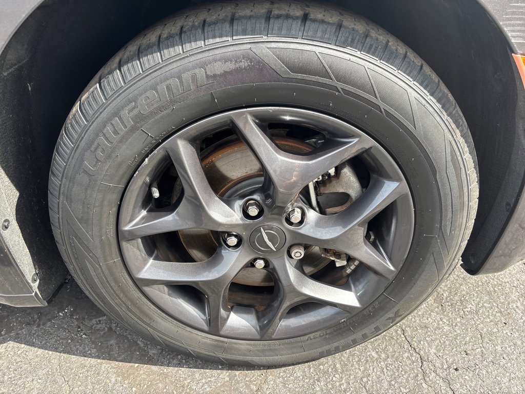 Used 2018 Chrysler Pacifica Touring Plus w/ S Appearance Package image 9