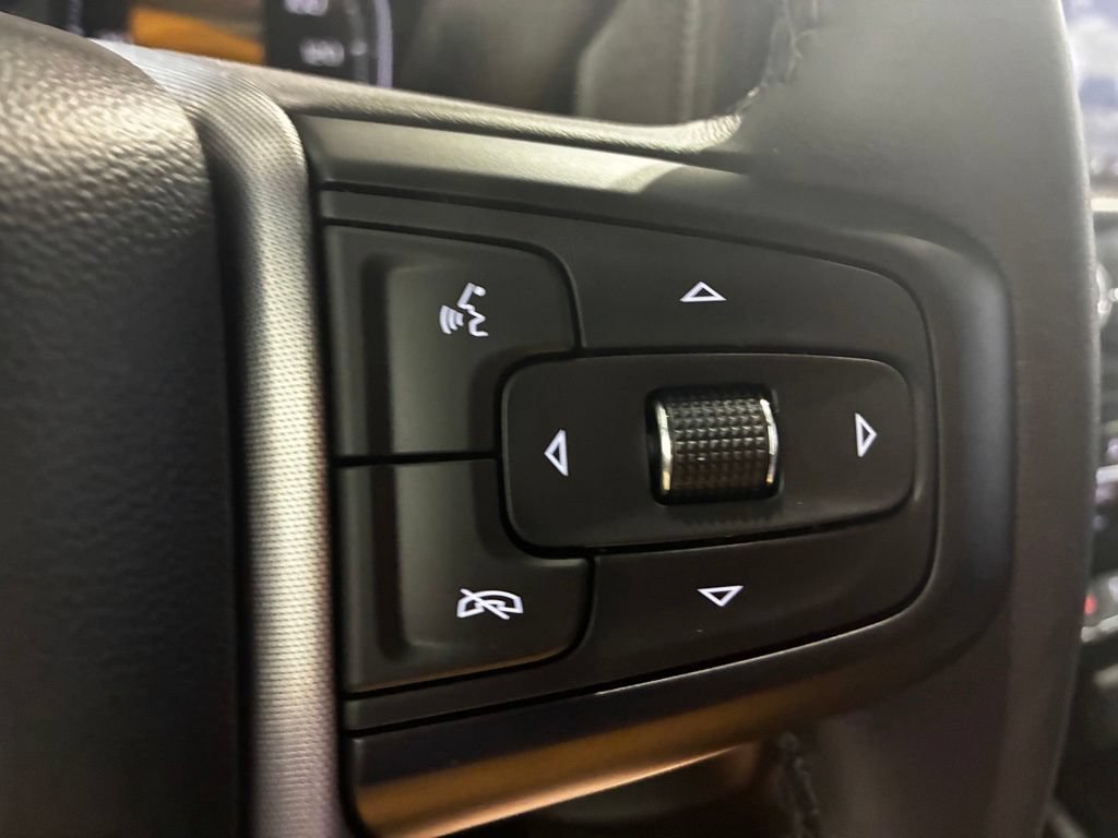 Used 2022 GMC Sierra 1500 SLT w/ SLT Convenience Package AWD/4WD image 30