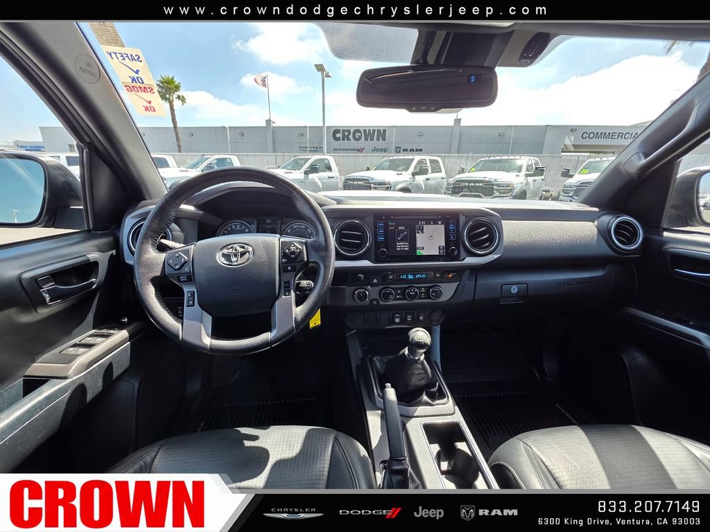 Used 2018 Toyota Tacoma TRD Sport w/ TRD Premium Sport Package AWD/4WD image 17