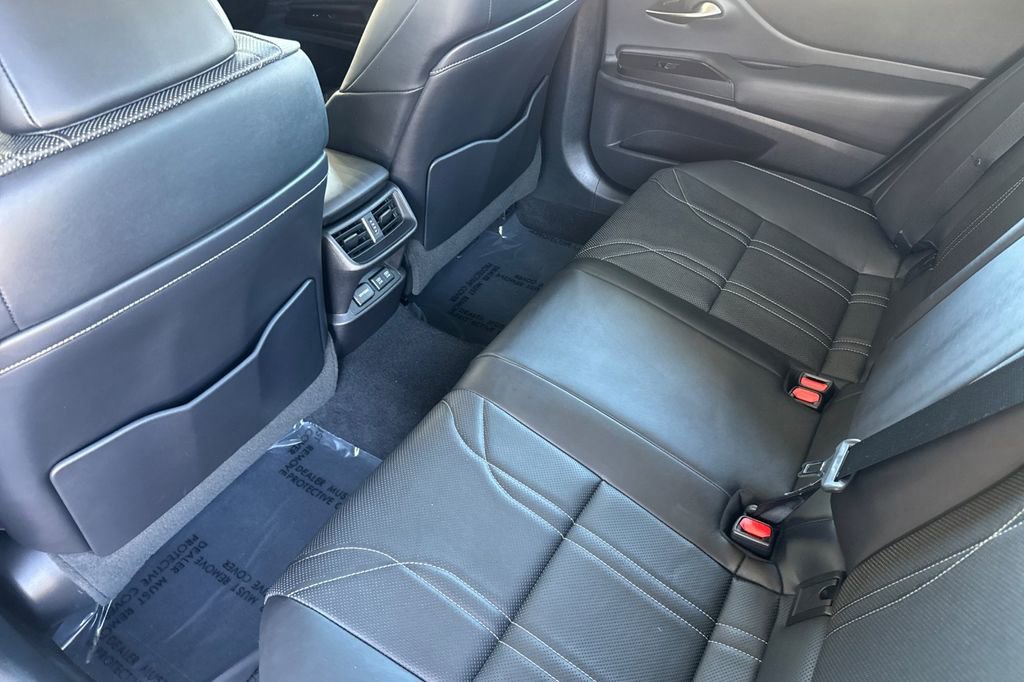 Used 2021 Lexus ES 300h w/ Accessory Package 2 FWD image 11