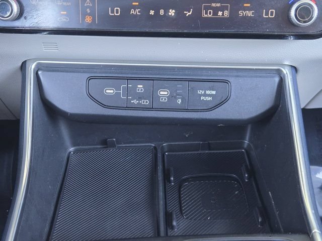 Used 2025 Kia Carnival SX FWD image 19