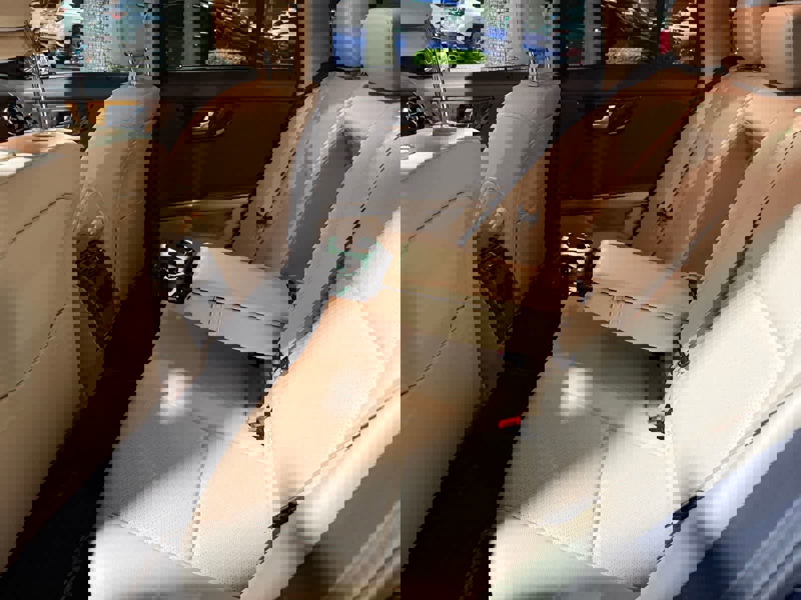 Used 2015 Mercedes-Benz GLK 350 4MATIC image 9