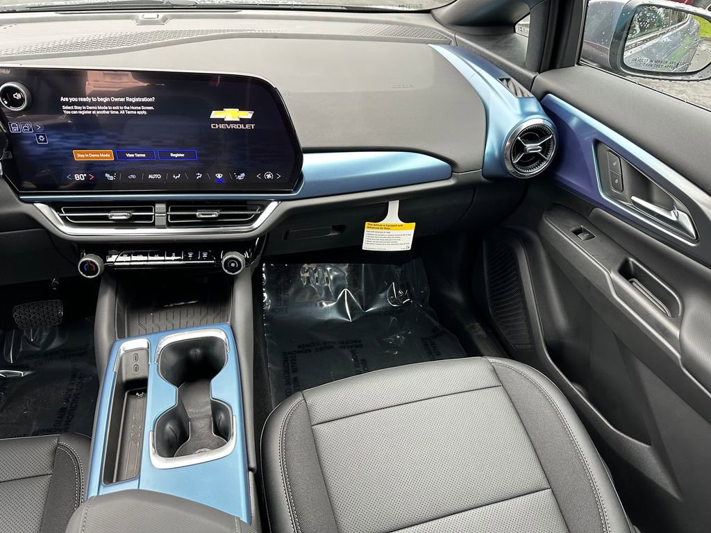 New 2026 Chevrolet Equinox EV LT image 18