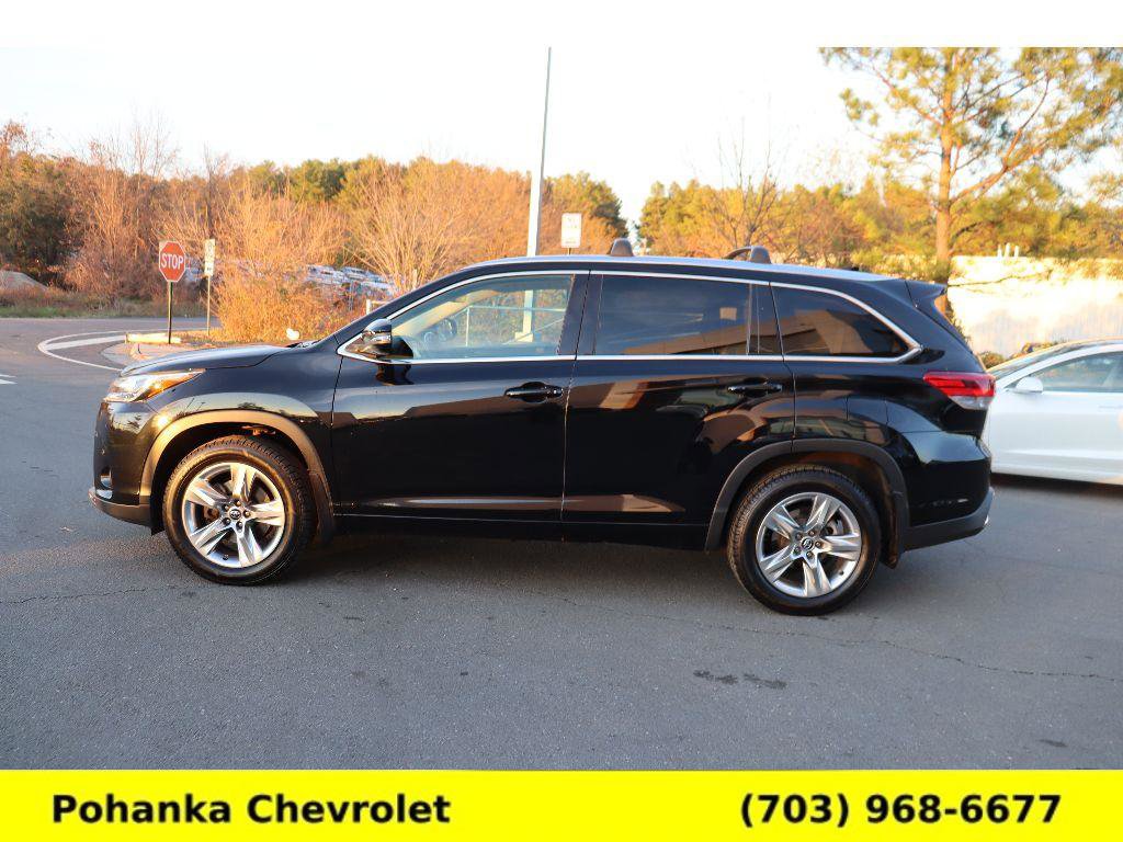 Used 2017 Toyota Highlander Limited image 4
