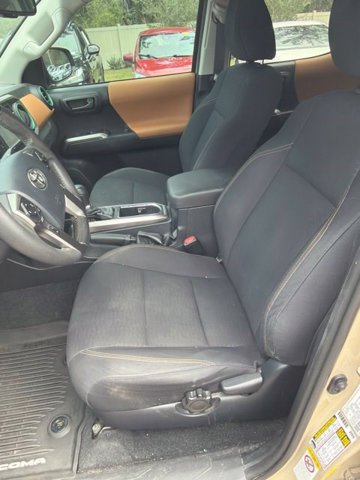 Used 2019 Toyota Tacoma SR5 RWD image 2