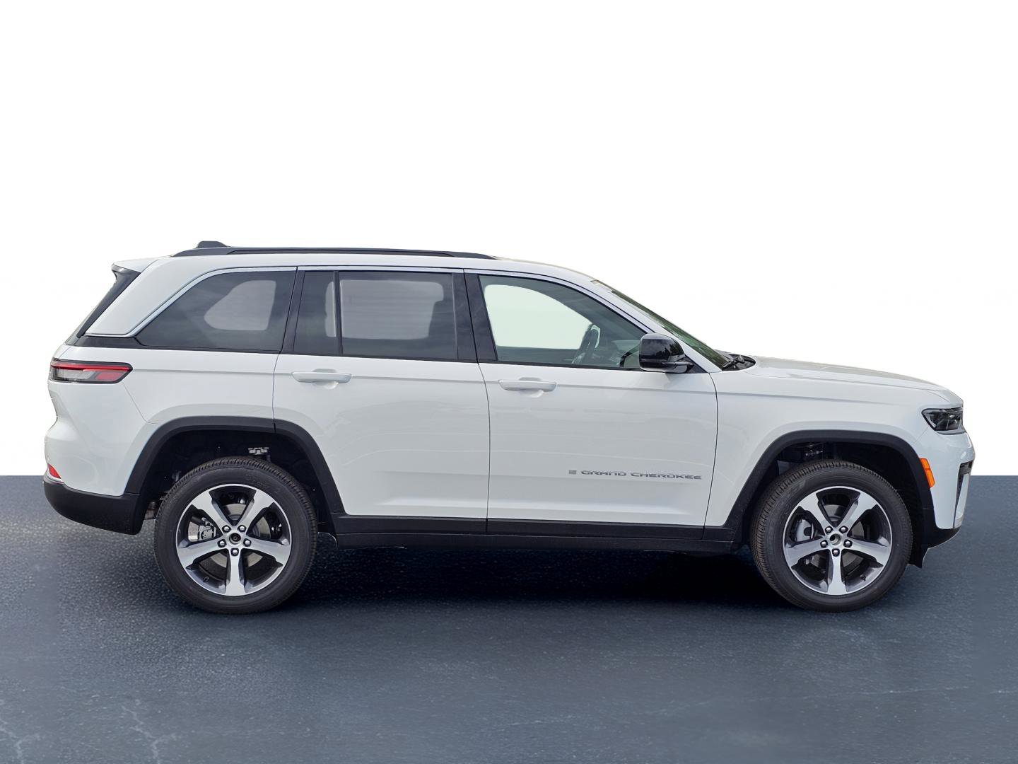 New 2026 Jeep Grand Cherokee Limited RWD image 7