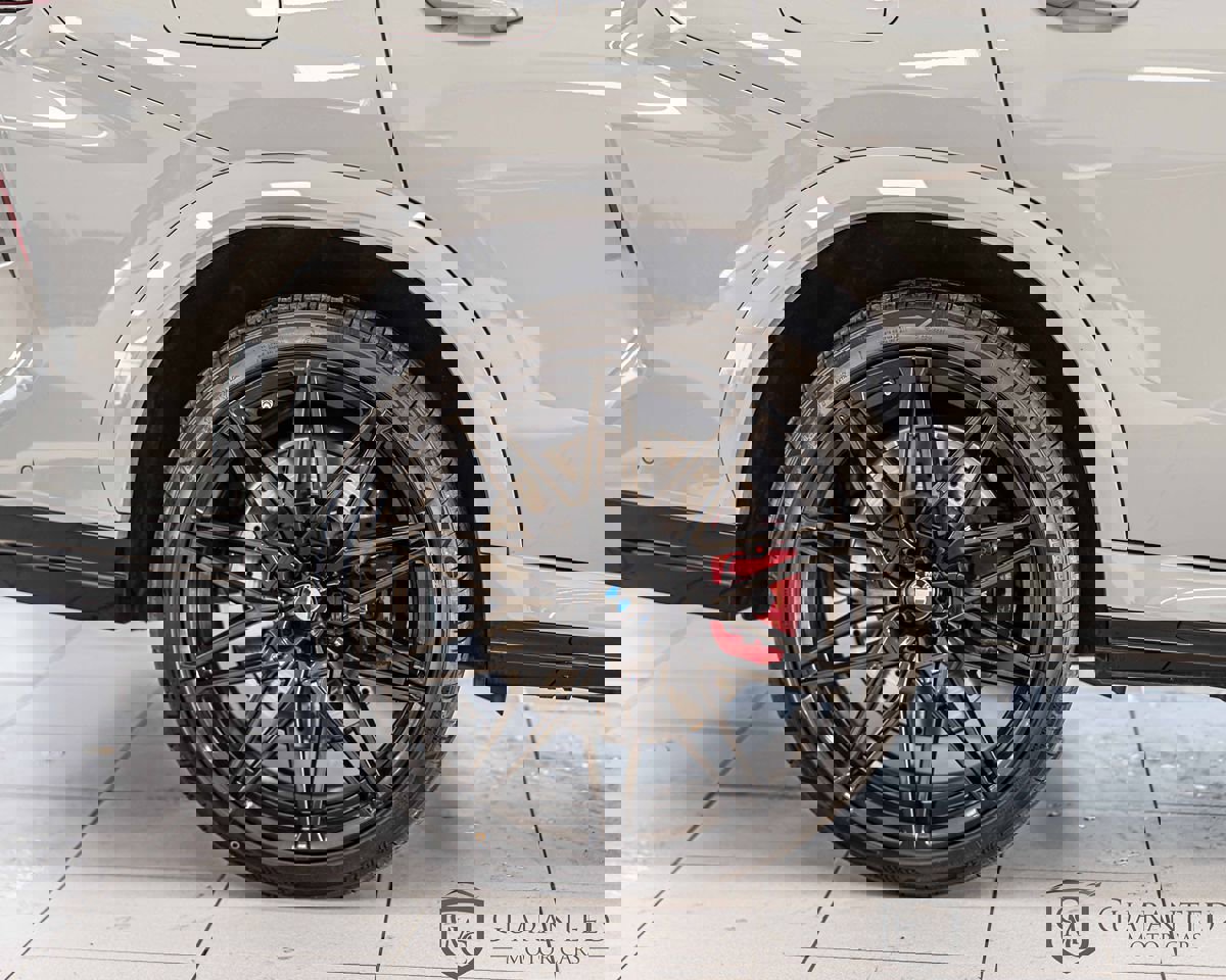 Used 2025 BMW X6 M Competition w/ Executive Package image 10