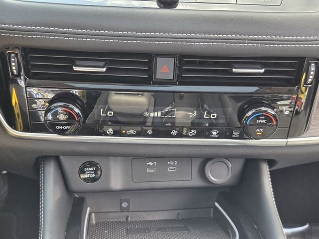 Used 2025 Nissan Rogue Platinum AWD/4WD image 22