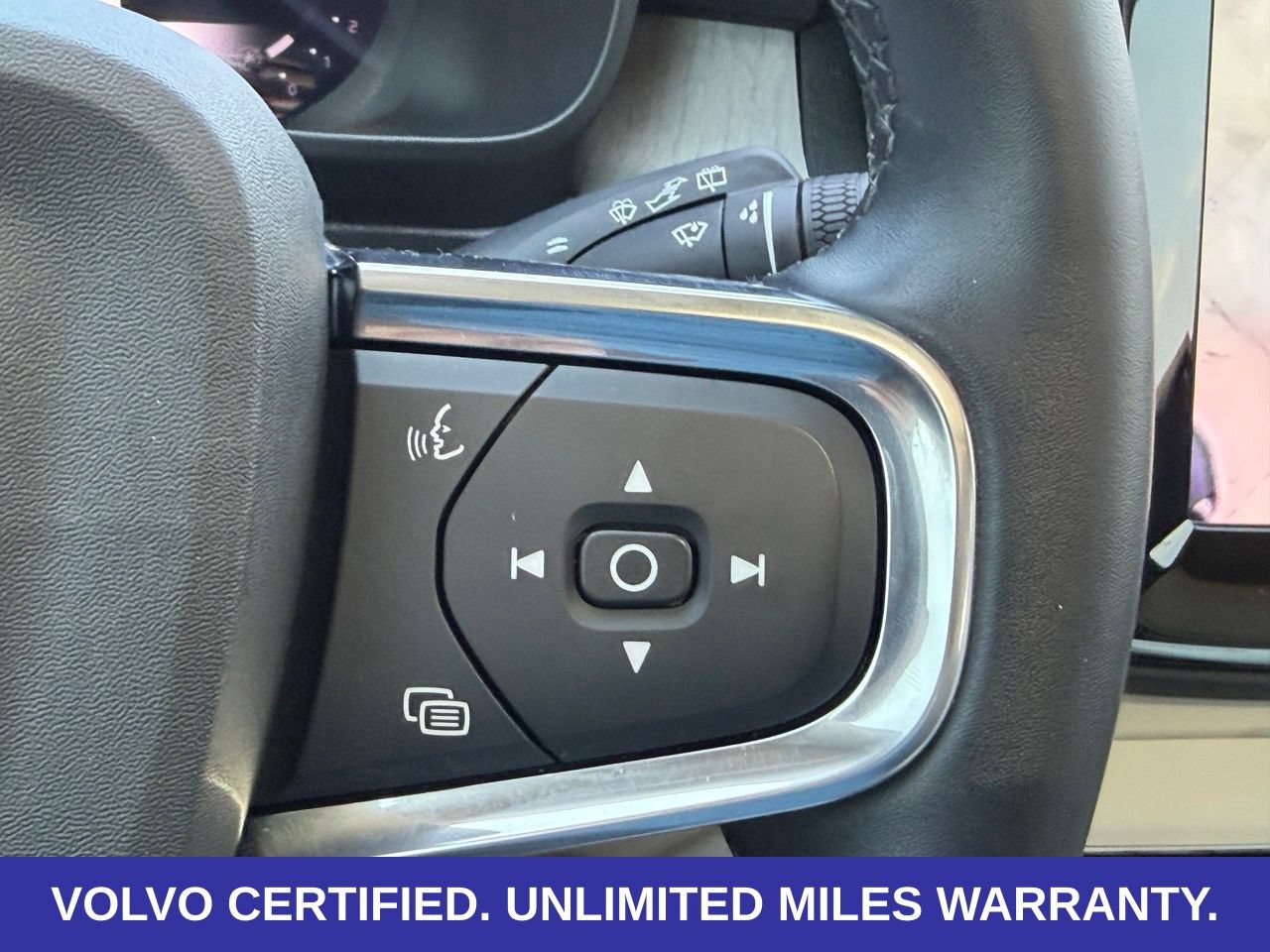 Certified 2024 Volvo XC40 B5 Plus AWD/4WD image 20