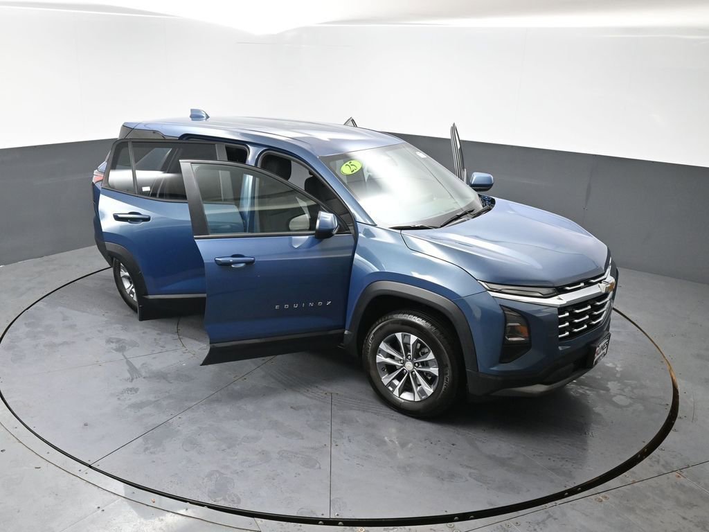 Used 2025 Chevrolet Equinox LT AWD/4WD image 59