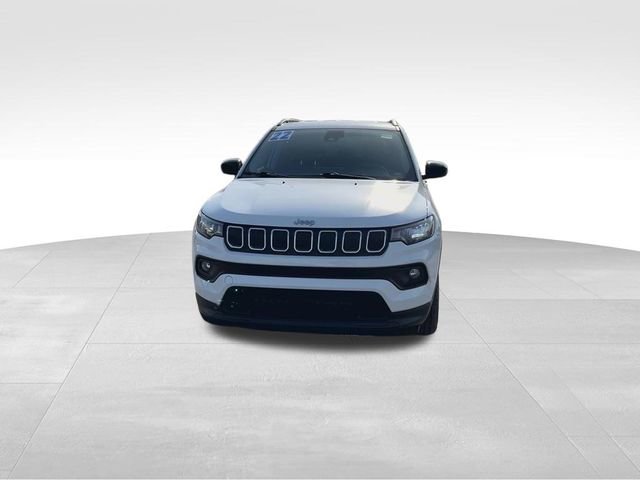 Used 2022 Jeep Compass Latitude image 3