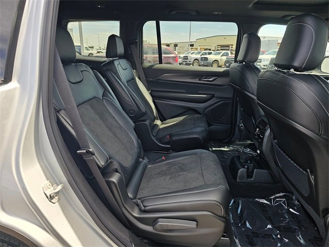 New 2025 Jeep Grand Cherokee L Altitude image 14