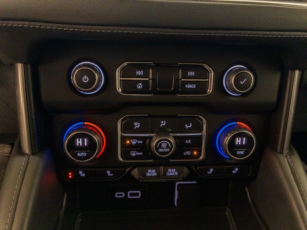 Used 2023 Chevrolet Tahoe LT w/ Luxury Package image 17