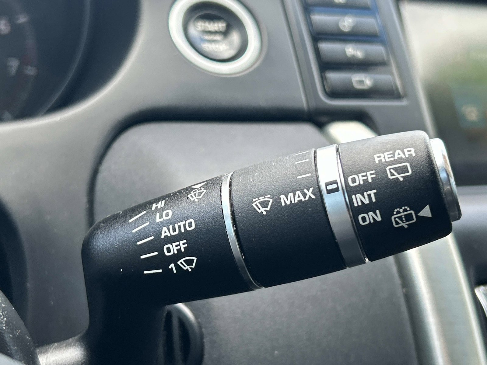 Used 2017 Land Rover Discovery Sport SE AWD/4WD image 25