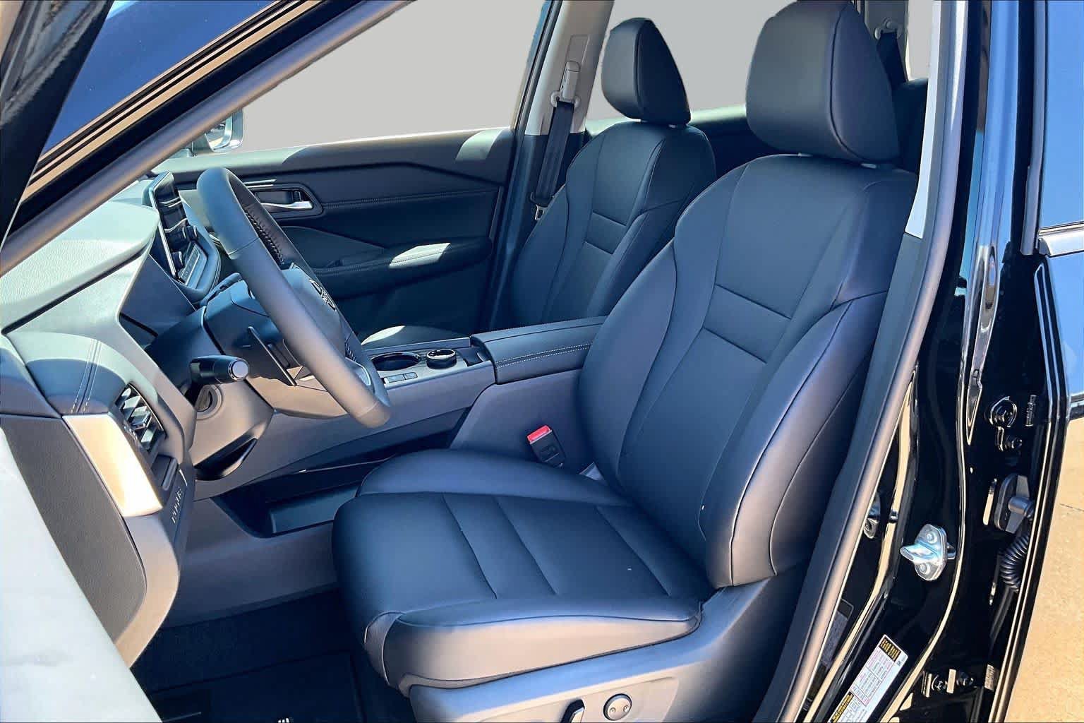 New 2026 Nissan Rogue Dark Armor AWD/4WD image 9