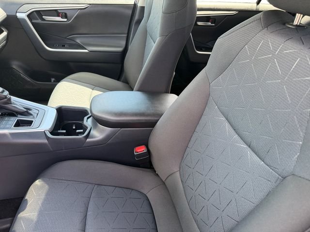 Used 2025 Toyota RAV4 XLE AWD/4WD image 15