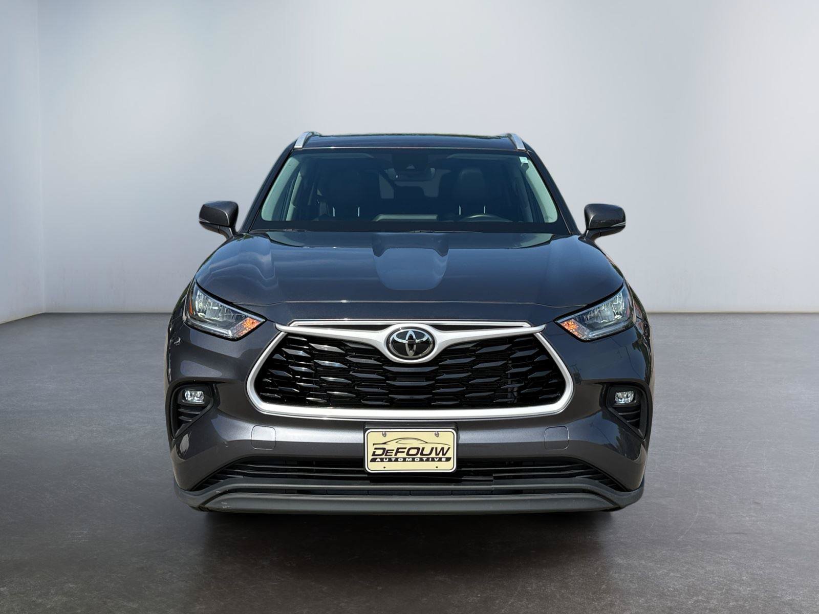 Used 2025 Toyota Highlander LE AWD/4WD image 8