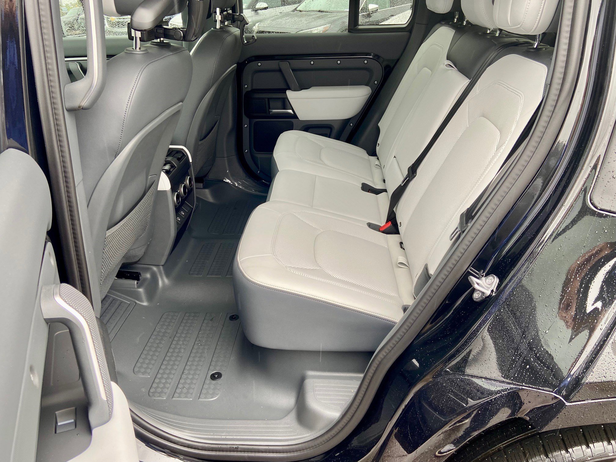 New 2025 Land Rover Defender 110 V8 image 5