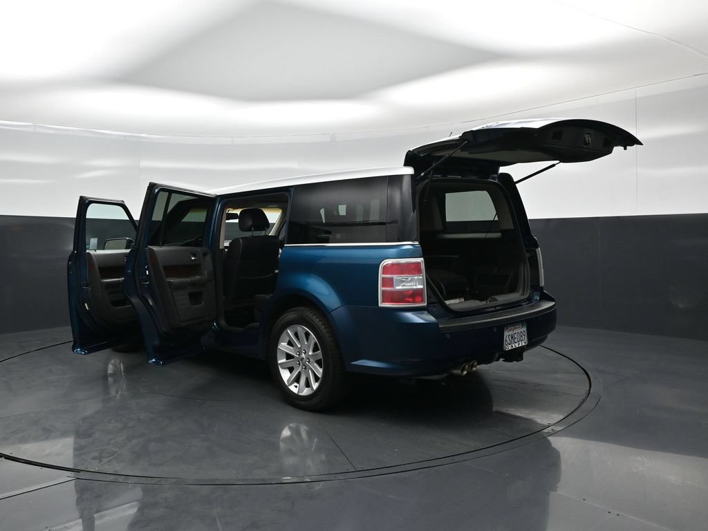 Used 2011 Ford Flex SEL FWD image 30