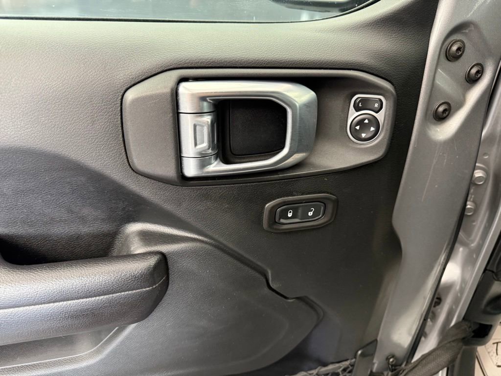 Used 2018 Jeep Wrangler Unlimited Sport S image 36