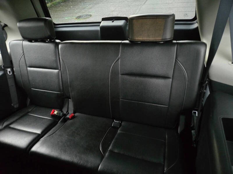 Used 2010 Nissan Armada Platinum image 17