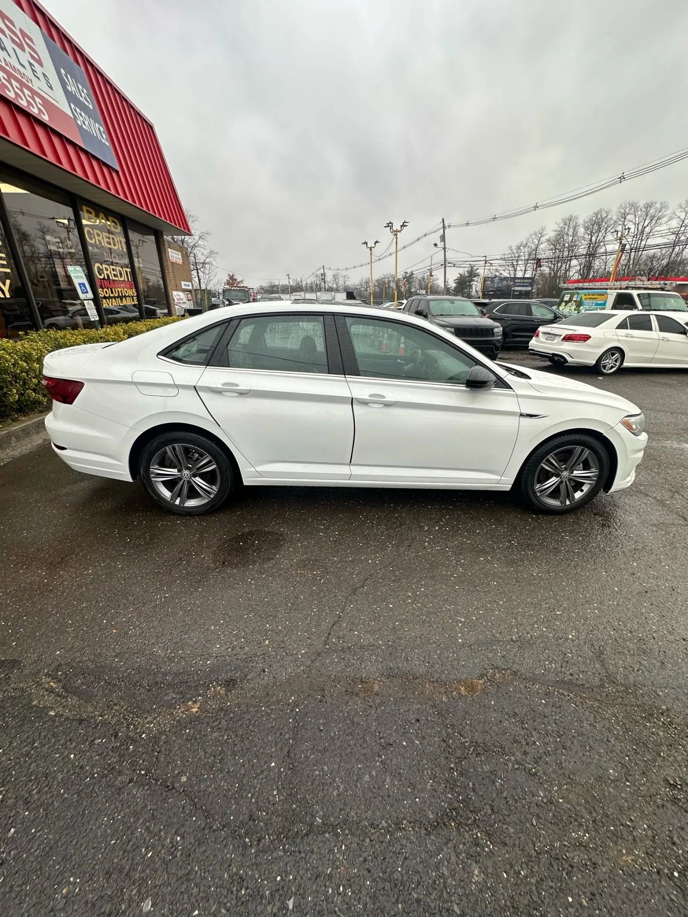 Used 2021 Volkswagen Jetta R-Line FWD image 4