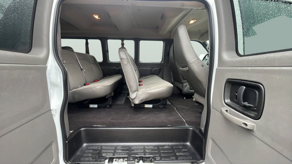 Used 2025 Chevrolet Express 3500 LT w/ LT Preferred Equipment Group RWD image 20