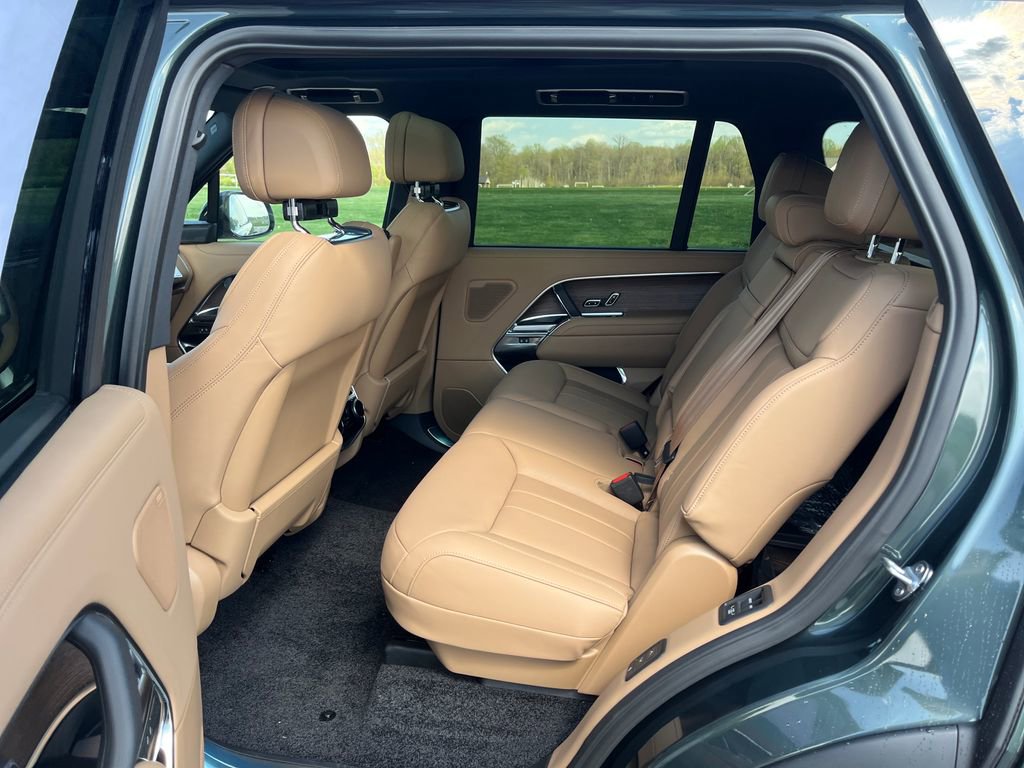 New 2026 Land Rover Range Rover Long Wheelbase SE AWD/4WD image 16