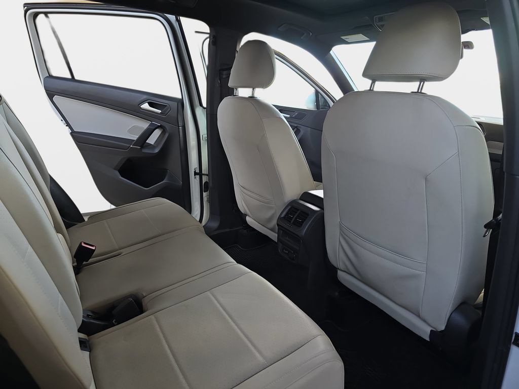 Used 2020 Volkswagen Tiguan SE R-Line AWD/4WD image 13
