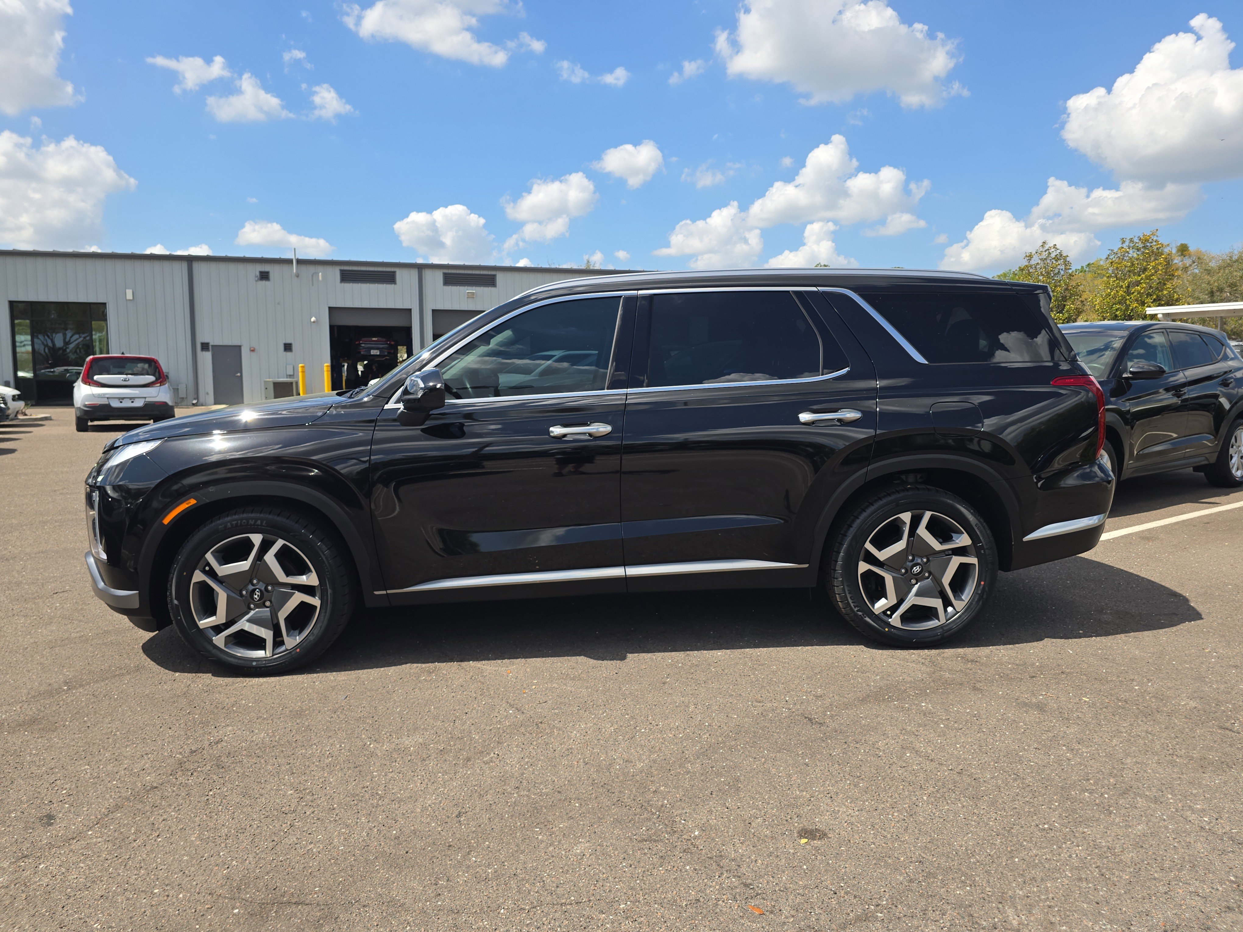 Used 2024 Hyundai Palisade Limited image 5