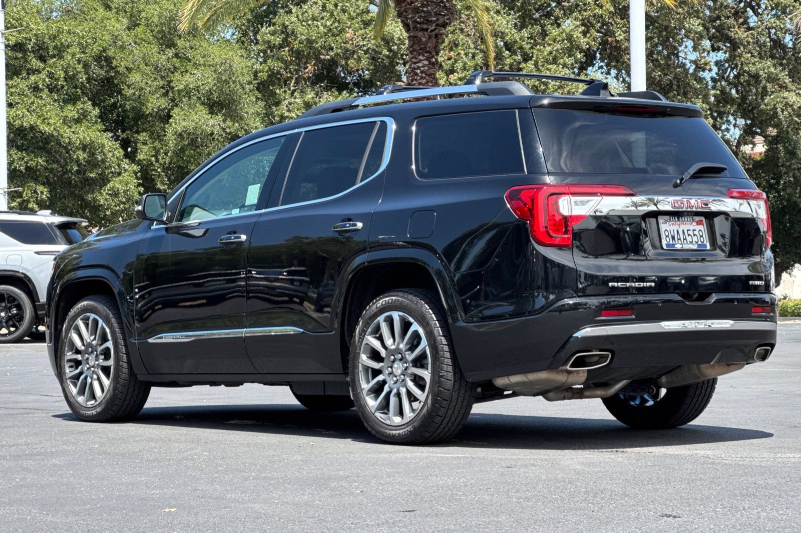 Used 2021 GMC Acadia Denali w/ Denali Ultimate Package AWD/4WD image 5