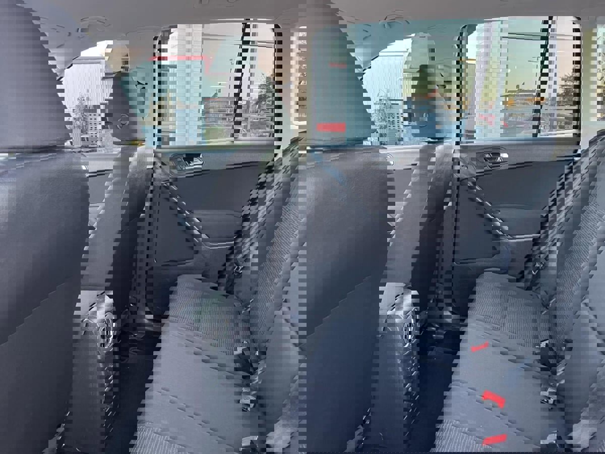 Used 2017 Volkswagen Tiguan Limited w/ Premium Package image 30