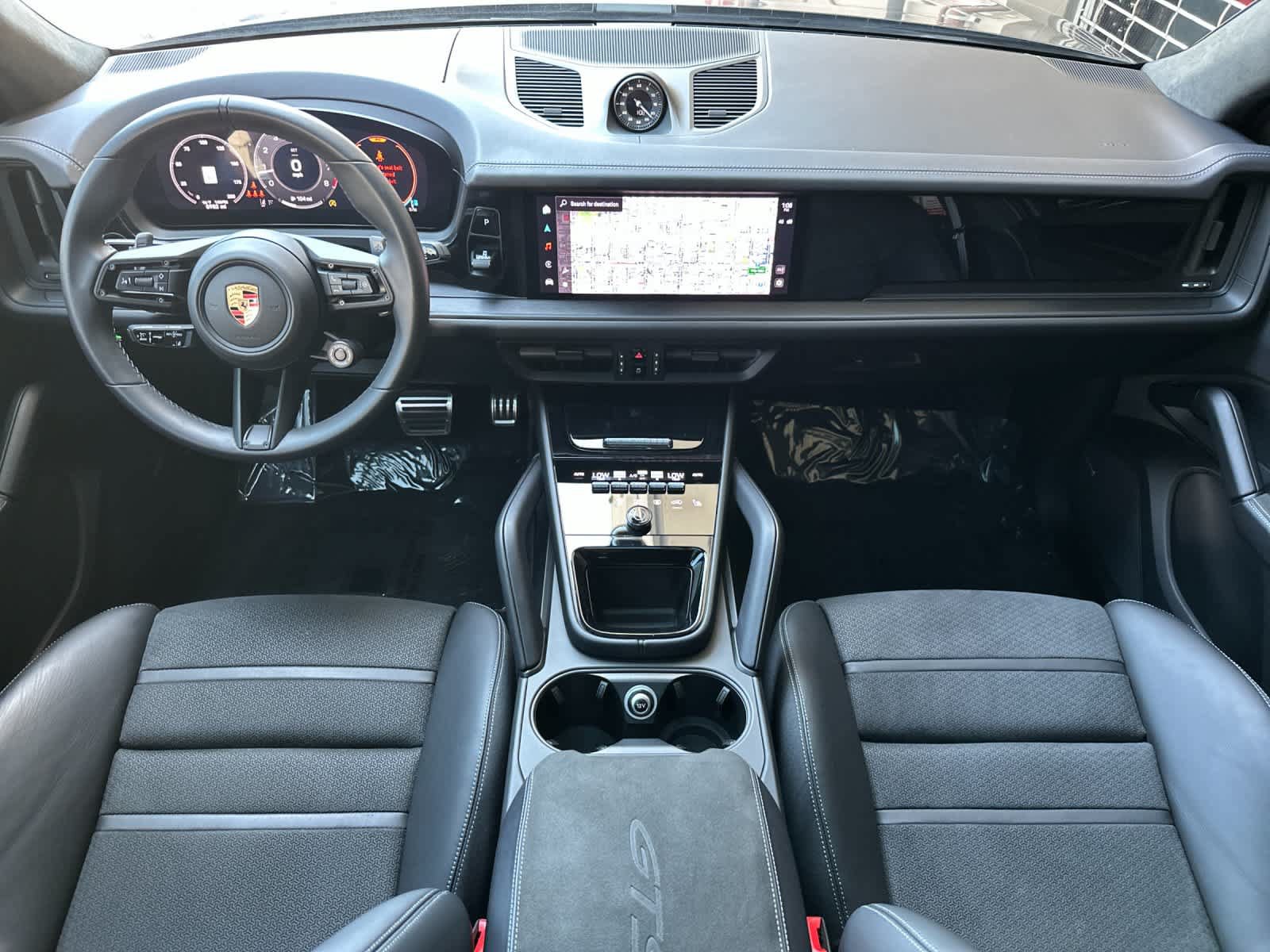 Used 2025 Porsche Cayenne GTS AWD/4WD image 3